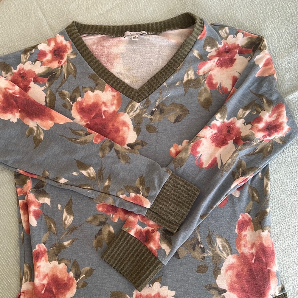 L/S white birch printed top